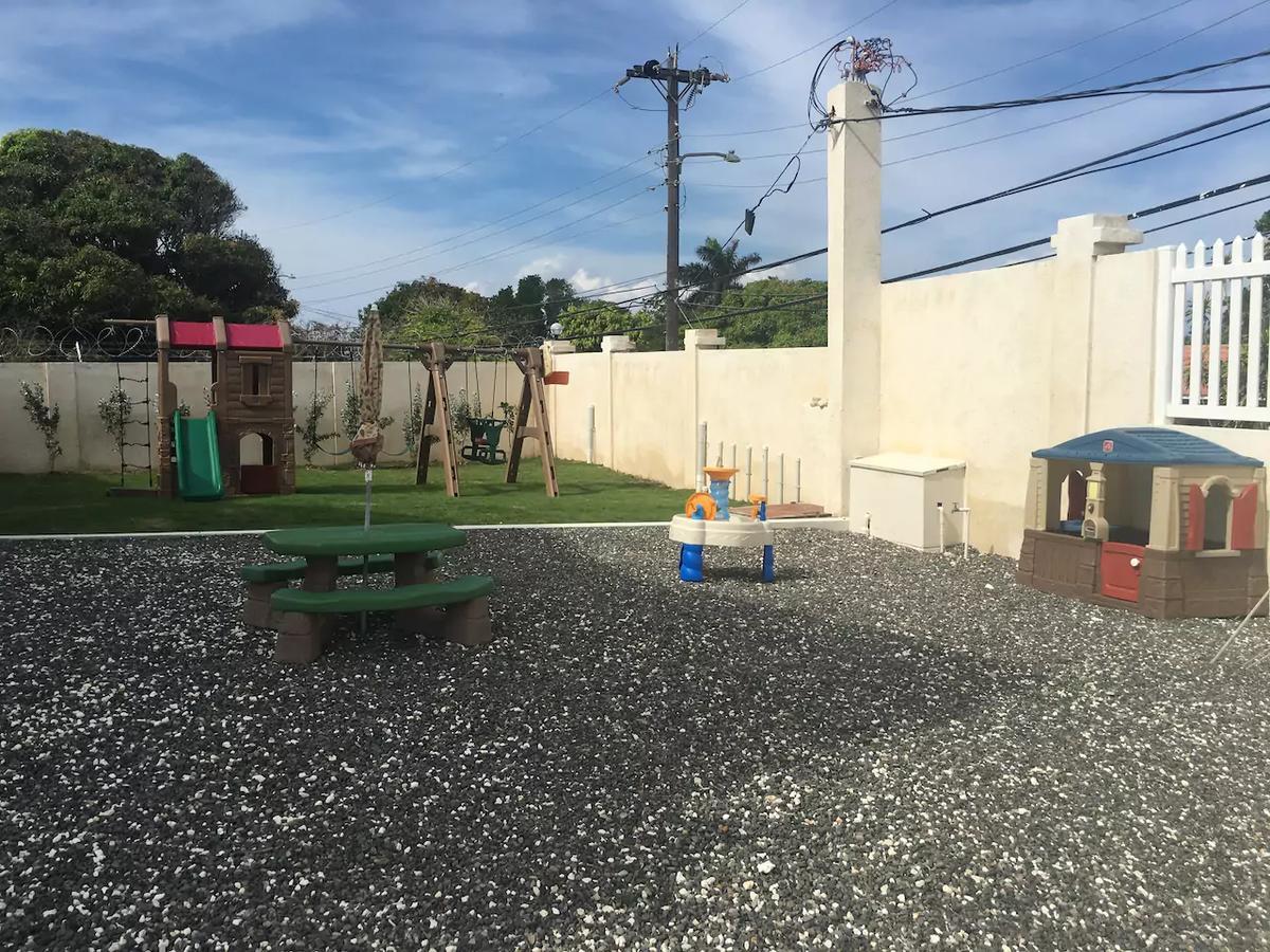 Family Complex Beside Beach W/Pool Montego Bay #1 Εξωτερικό φωτογραφία