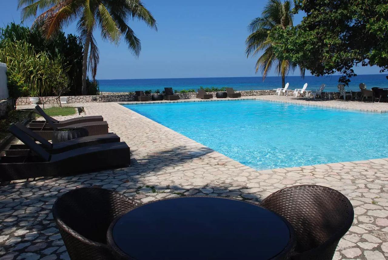 Family Complex Beside Beach W/Pool Montego Bay #1 Εξωτερικό φωτογραφία